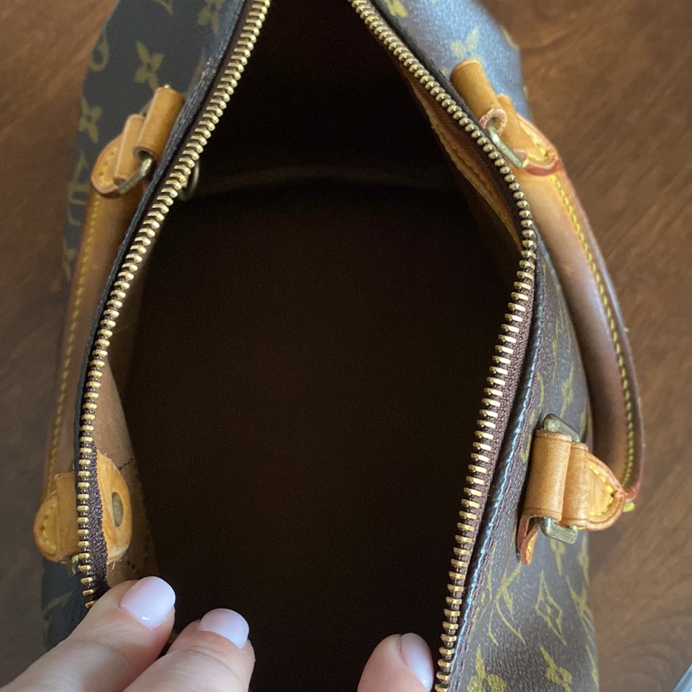 Authentic Louis Vuitton Speedy 25 - Picture 7 of 8